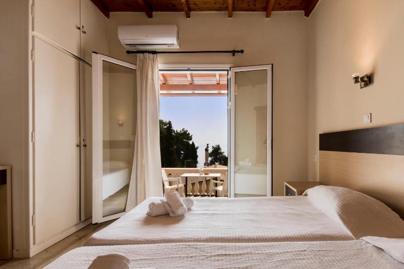  Studio with Sea View image 2