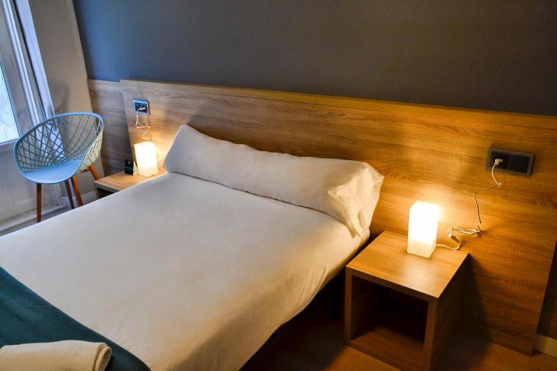 Standard Double Room image 3