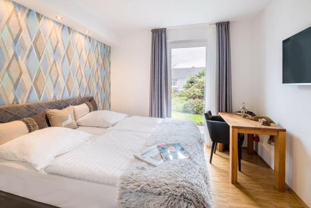 Double or Twin Room with Terrace image 1