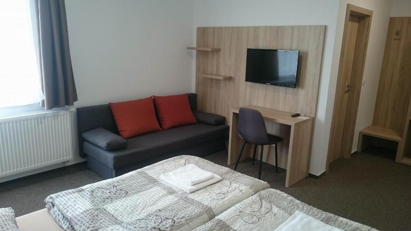 Double or Twin Room with Extra Bed image 4