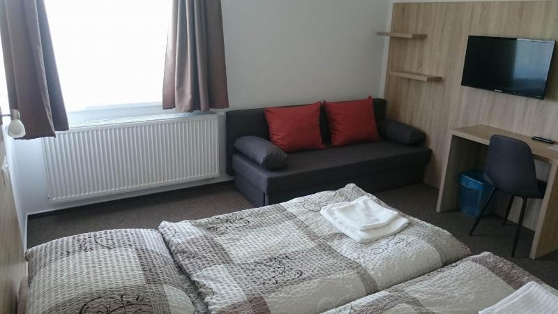 Double or Twin Room with Extra Bed image 3