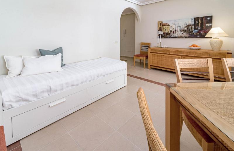 Amazing 2-Bedroom Retreat in Nueva Andalucia Steps from Centro Plaza - image 44