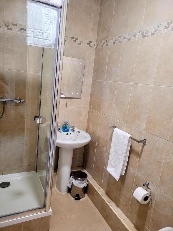 Double Room image 2