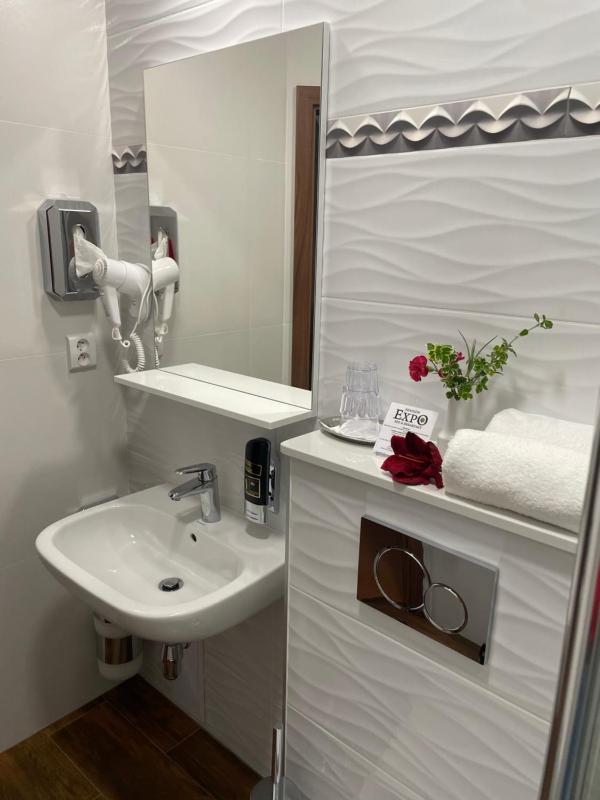 Deluxe Double or Twin Room with Garden View image 4
