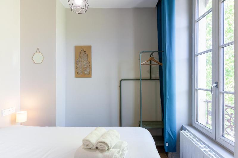 One-Bedroom Apartment image 3
