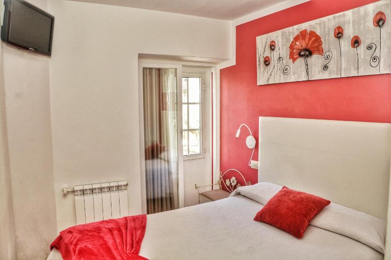 Hostal la Colegiata - image 33