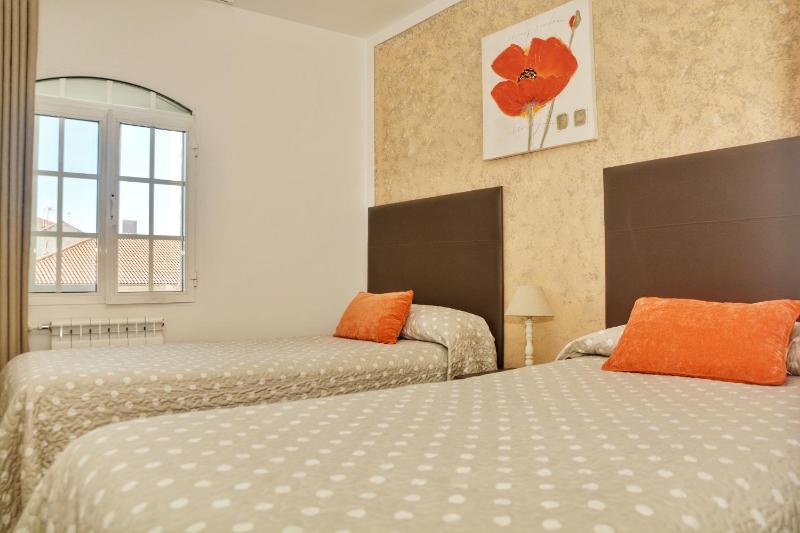 Twin Room image 1