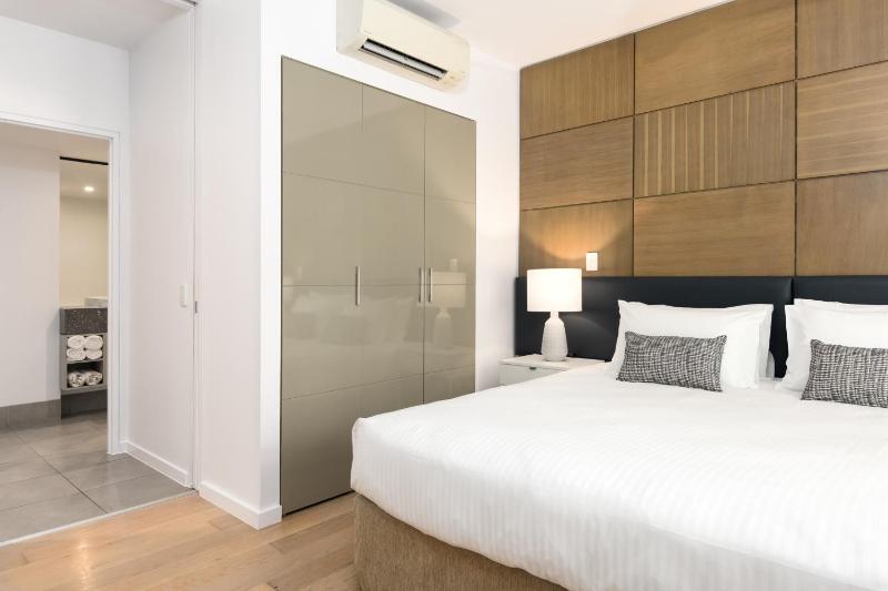 Beach Club Port Douglas Luxury Apartments - image 8