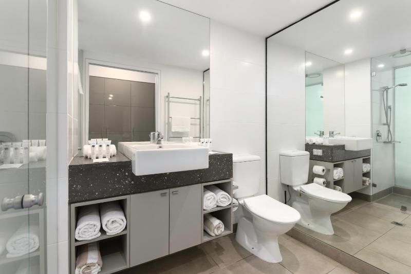 Beach Club Port Douglas Luxury Apartments - image 24