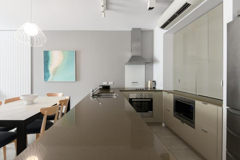 Beach Club Port Douglas Luxury Apartments - image 29