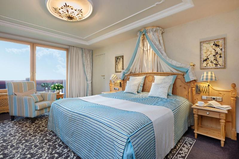 Deluxe Double Room image 3