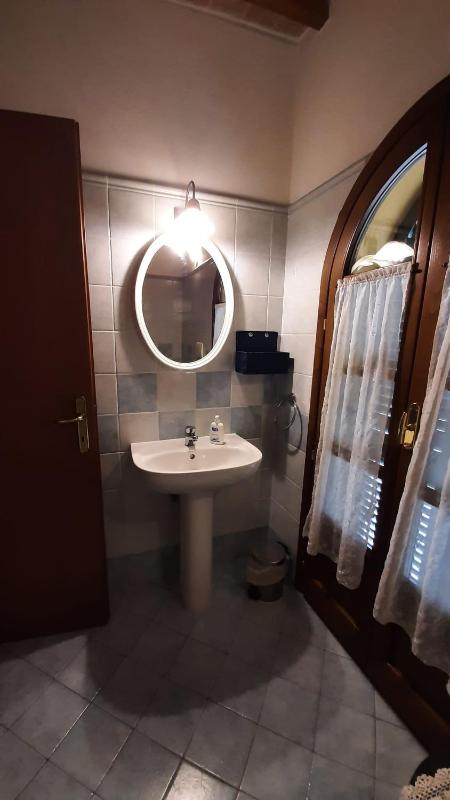 One-Bedroom Apartment image 3