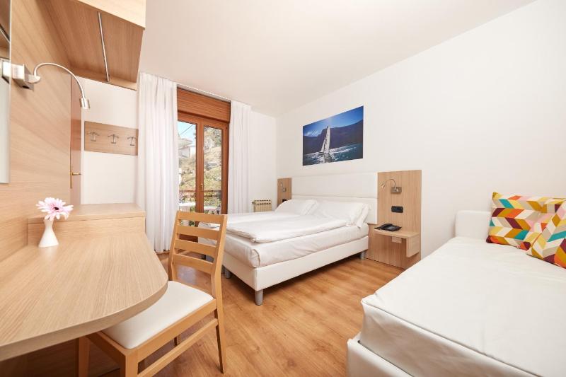 Superior Quadruple Room image 4