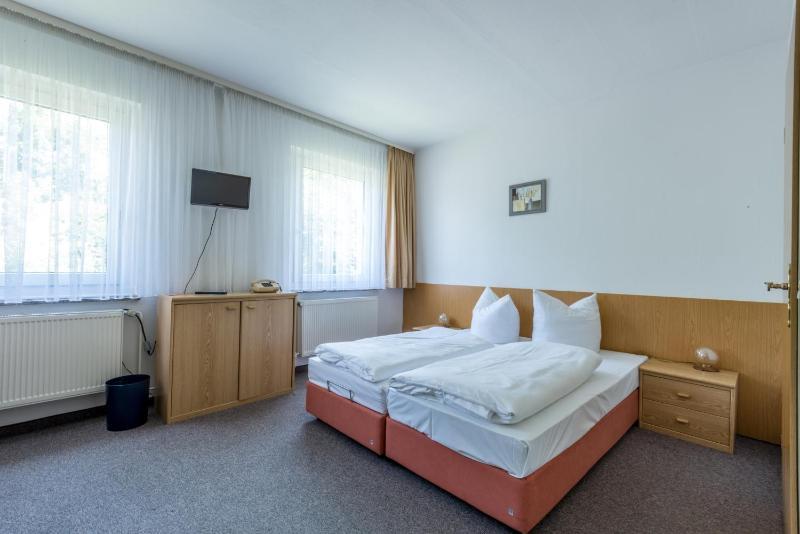 Double Room image 3