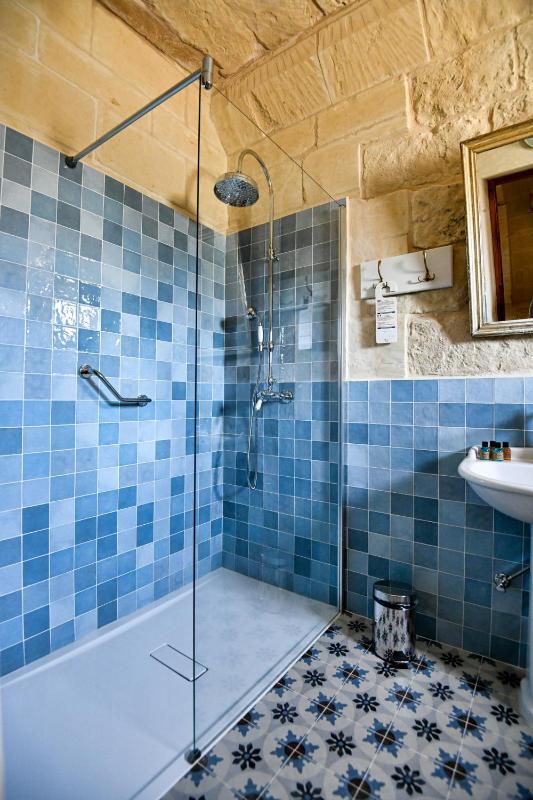 Double or Twin Room image 2