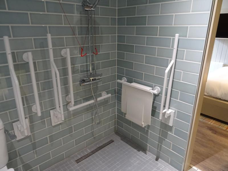 Cosy Double Room with Wet Room image 4