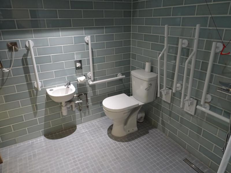 Cosy Double Room with Wet Room image 3