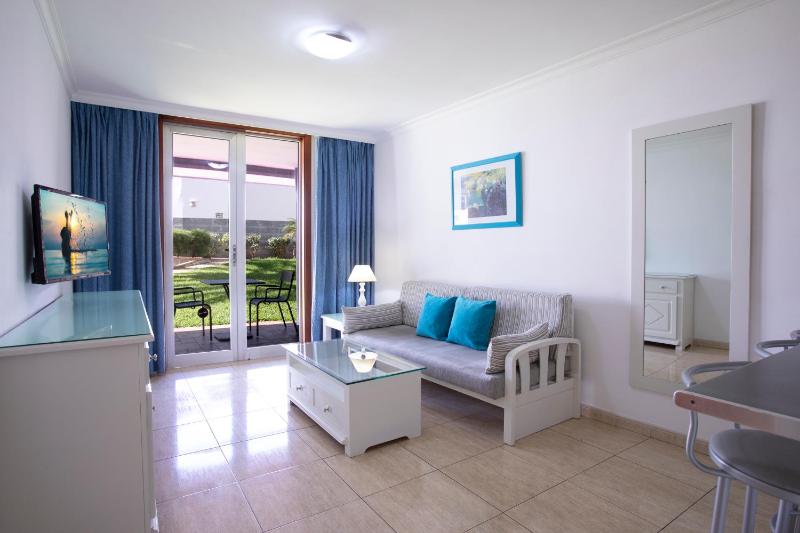 Jacarandas Beach - image 41