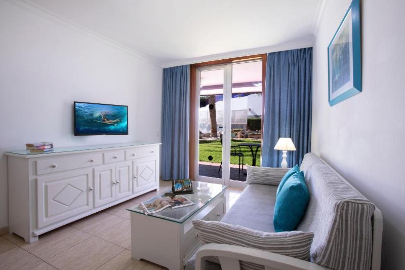 Jacarandas Beach - image 45