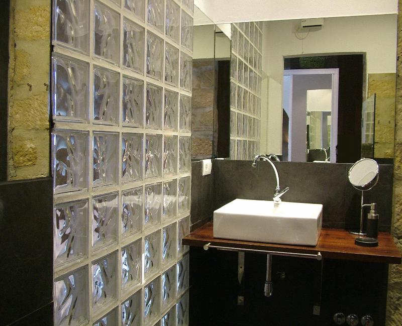 Single Room image 3