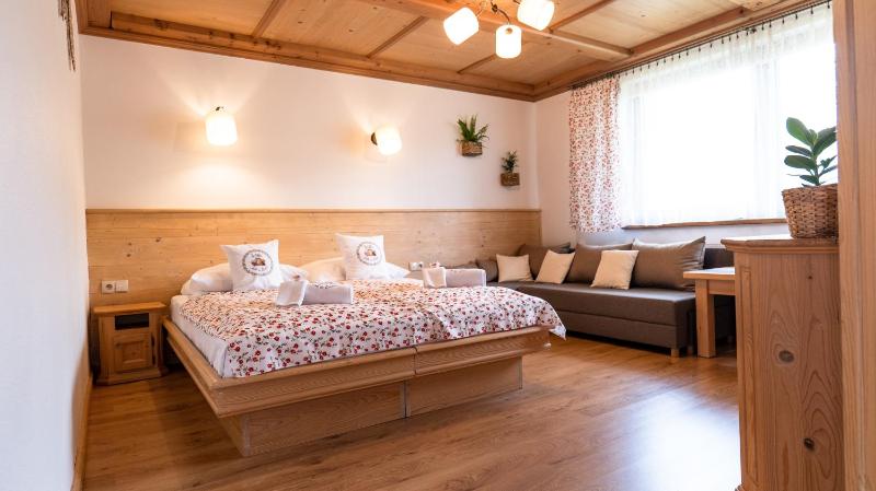 Large Double Room image 1