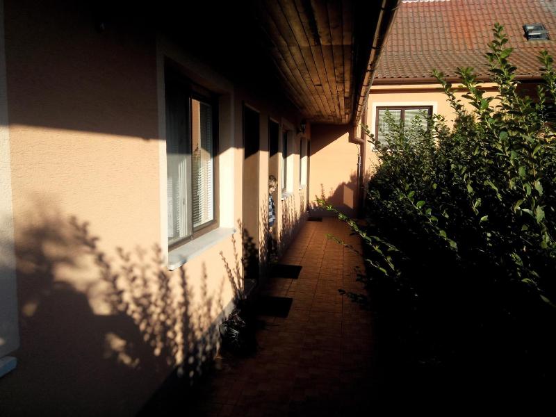 Deluxe Double Room with Extra Bed image 3