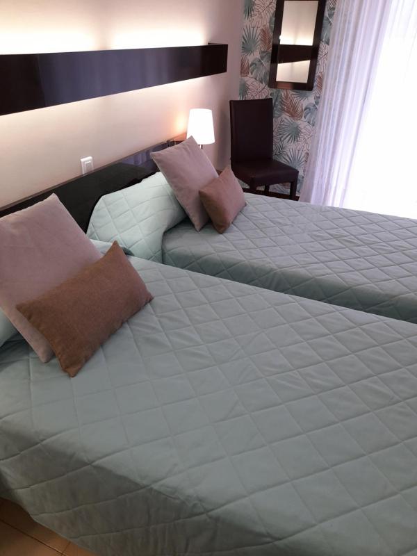 Twin Room with Sea View image 1