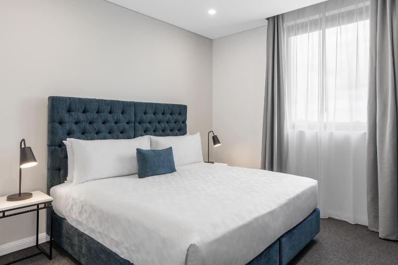One-Bedroom Luxury King Suite image 1