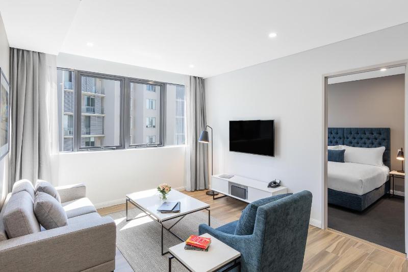 One-Bedroom Accessible Suite image 4