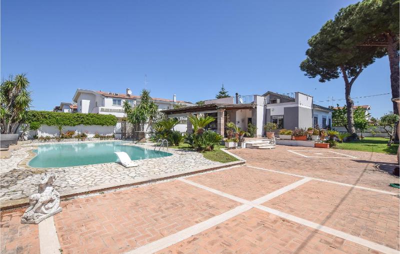 2 Bedroom Lovely Home In Anzio Images