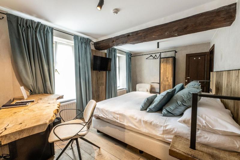 Double Room image 2