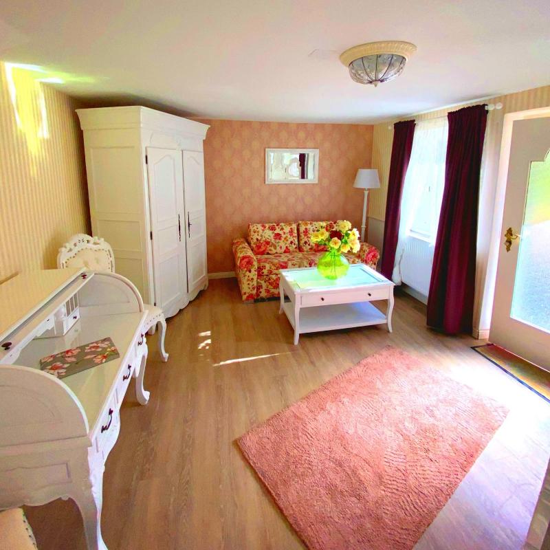 One-Bedroom Apartment image 2