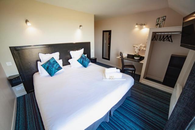 Double Room image 4