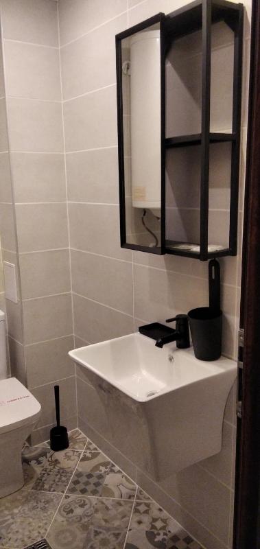 One-Bedroom Apartment image 3