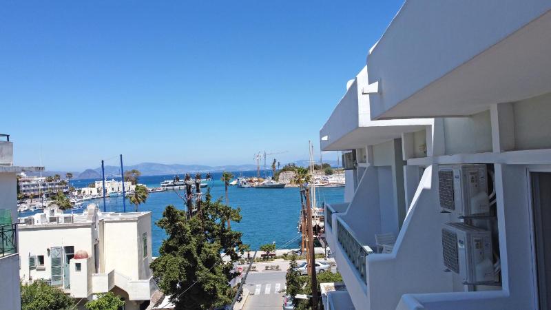 One-Bedroom Apartment with Side Sea View image 1