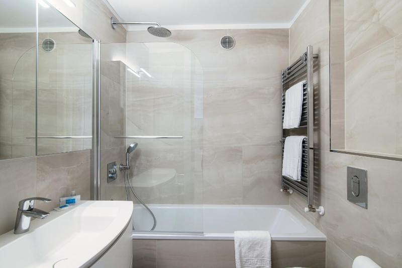 Palace Apartment by Quokka 360 - Comfortable Stay Close to Lugano Lido - image 14