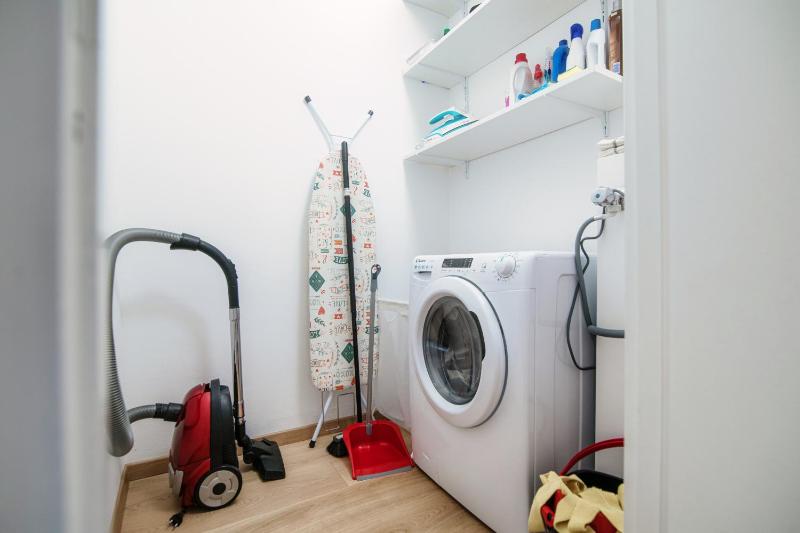 Palace Apartment by Quokka 360 - Comfortable Stay Close to Lugano Lido - image 12