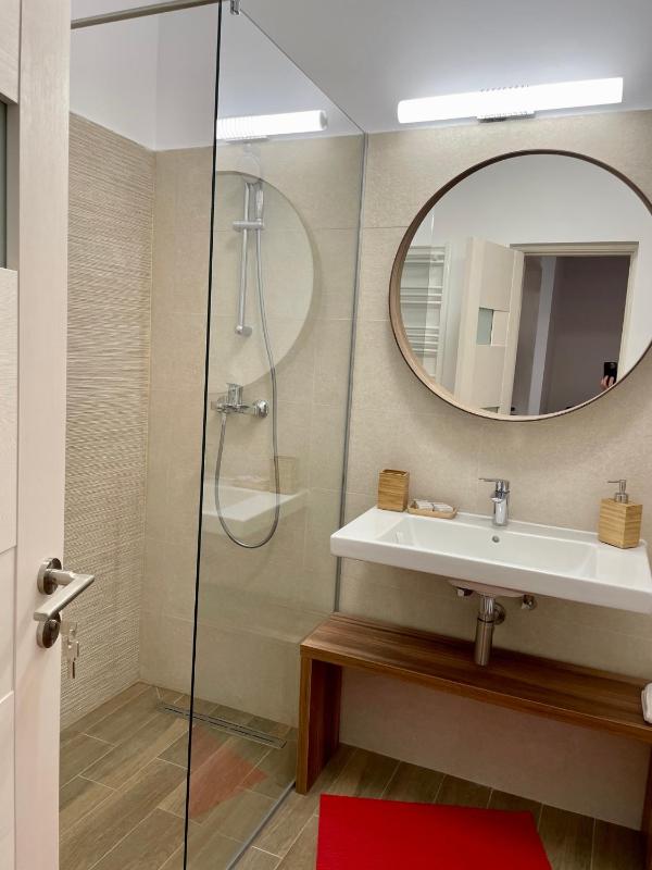 Deluxe Suite image 1