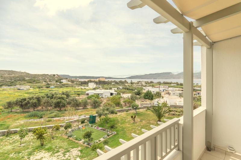 Superior Room with Sea View- 2nd Floor image 4