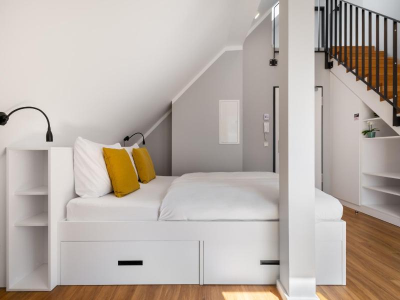 Extra Large Studio with Kitchenette and Sofa Bed - Duplex image 1