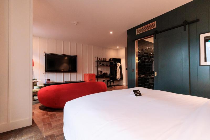 Suite image 3