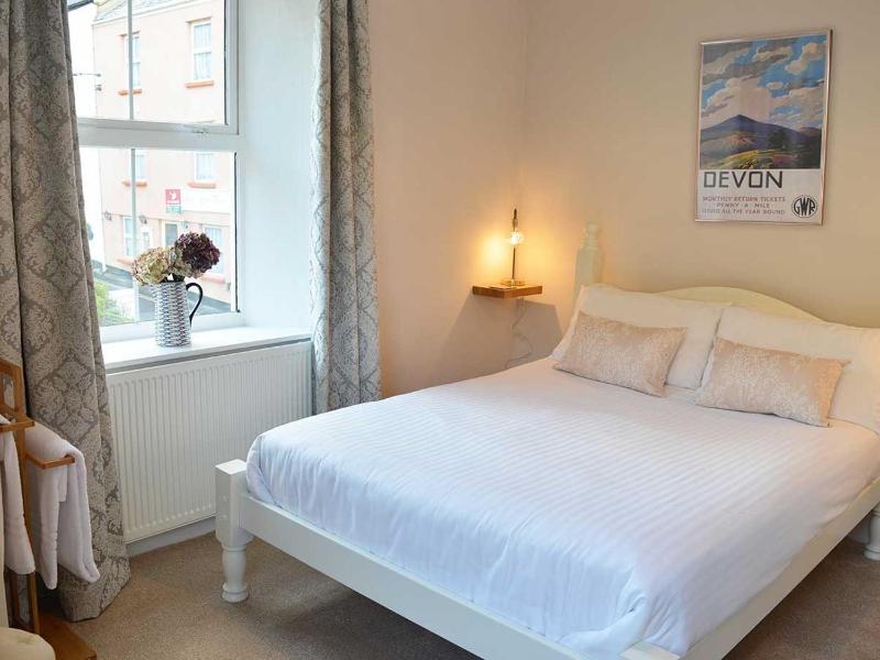 Double Room with Private Bathroom image 1