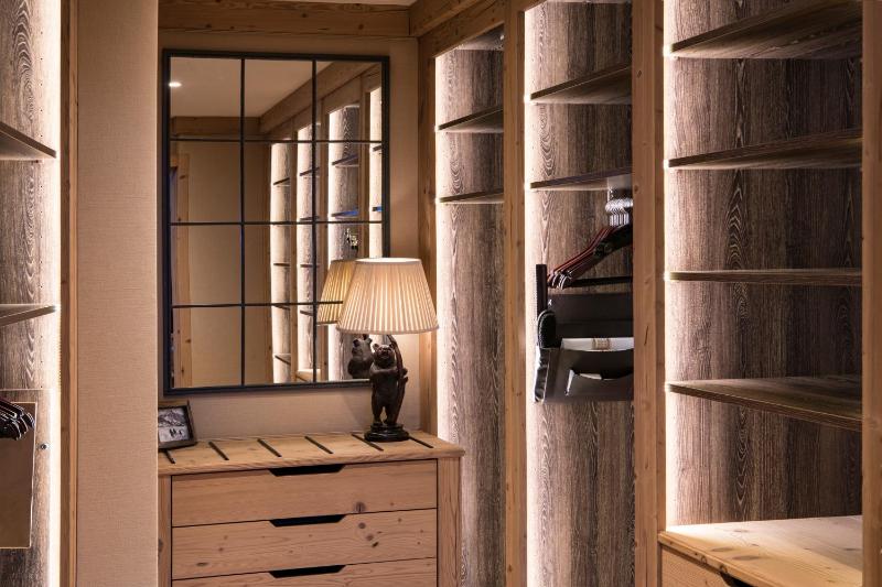 Deluxe Suite Mountain View image 3