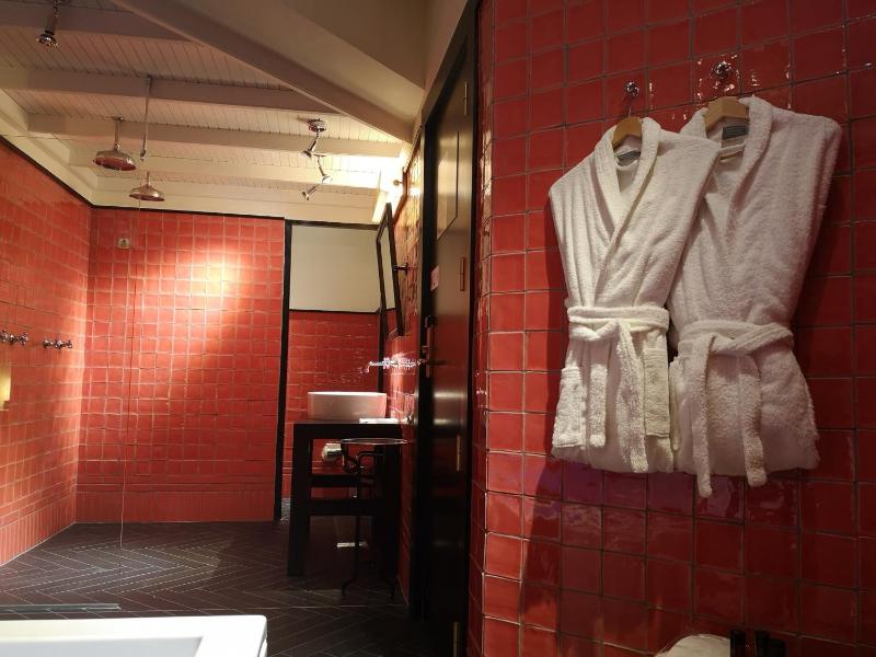 Suite Hammam with spa bath tub image 3