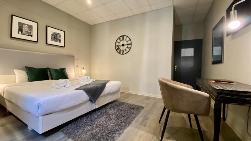 Standard Double or Twin Room image 3