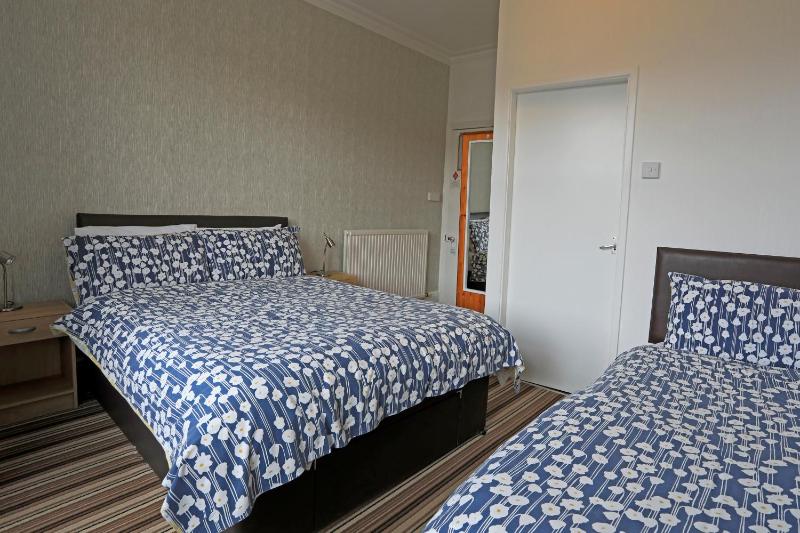 Triple Room 1 image 4