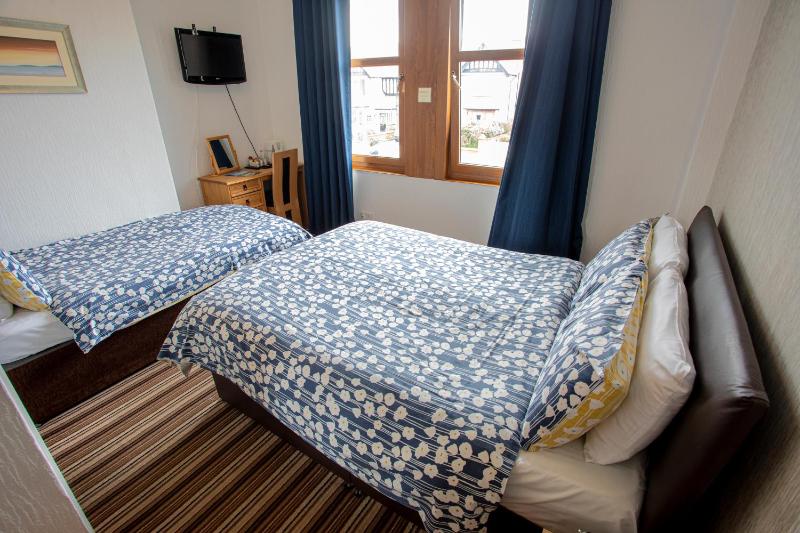 Triple Room 1 image 3