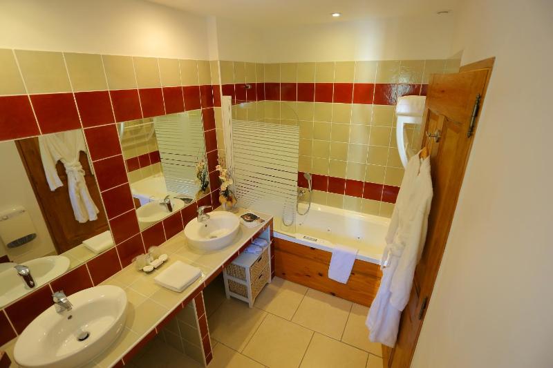 Superior Double Room image 4