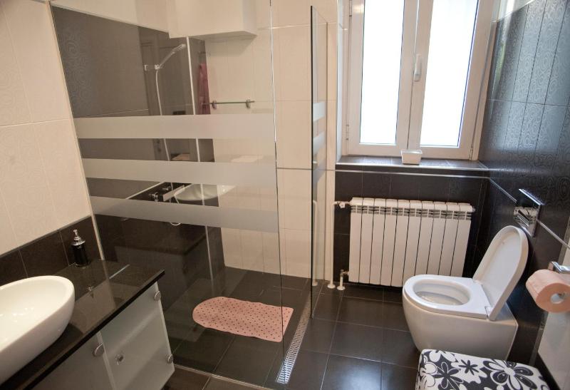 Angel Apartment - image 5
