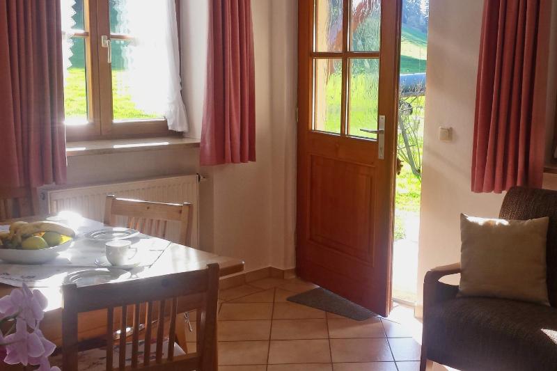 One-Bedroom Apartment image 3
